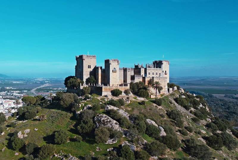 Vista aerea Castillo de Almodóvar fortaleza inexpugnable