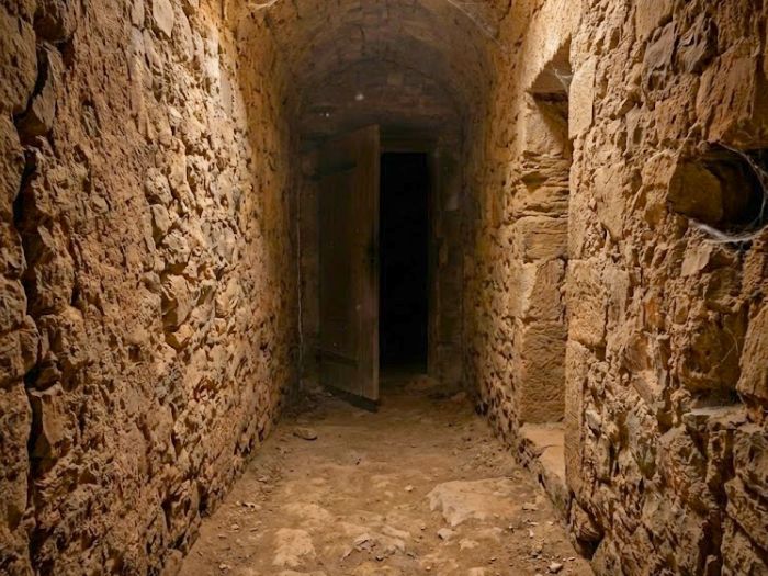 Pasadizo Cube leyenda castillo priego